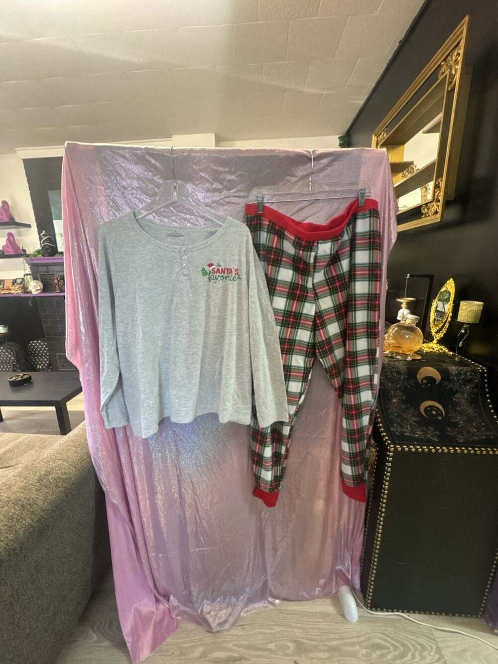 Secret Treasures Pajama Set Size 2X Santa's Favorite Gray Plaid Holiday